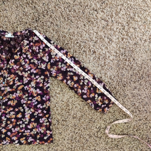 Floral button down top - Picture 8 of 9